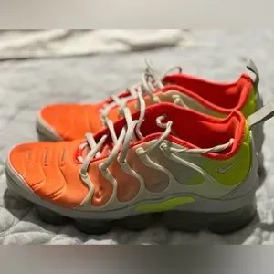 Men\'s Size 8.5 RARE Nike Air Vapormax Plus Reverse Sunset Orange Volt Gym‎ Shoes m_659e1a76eb7e7a53bb72e9a1.jpg main image 3